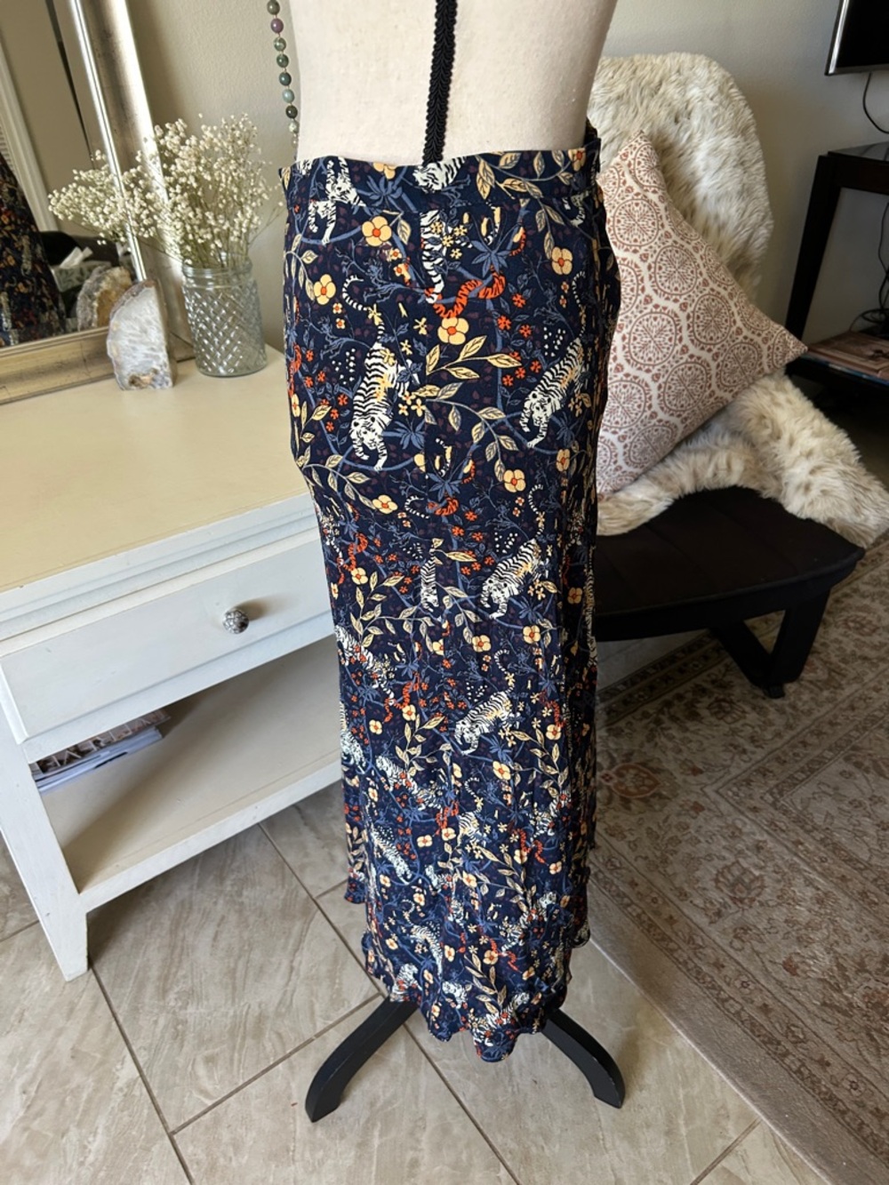 NWT urban outfitters novelty floral tiger animal printed midi flowy skirt S - Picture 4 of 11